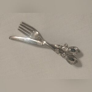 🍴 So Cute - Vintage "Silver Fork & Knife" Brooch 🍴